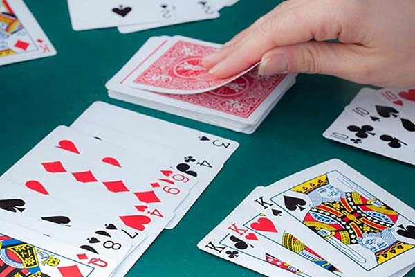 Hitclub: Cách chơi Thirteen và kinh nghiệm dành cho người chơi mới