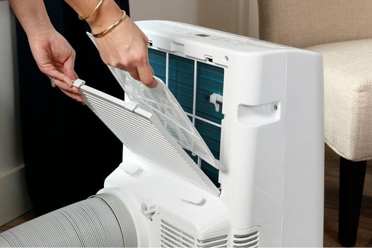 Vệ sinh bộ lọc khí bên trong. Hướng dẫn cách vệ sinh máy lạnh tại nhà đúng cách đơn giản nhanh chóng